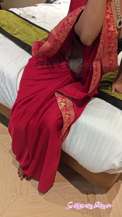 Sassy Riya Wearing Saare