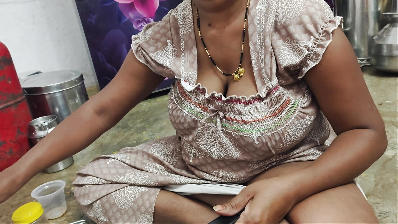 Indian desi Devar and bhabhi full Hindi romantic video - bhabhi showing boobs and pussy.