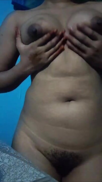stepsister skickar naken och sexig video