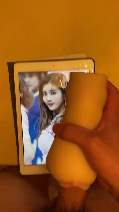 Izone eunbi cum tisztelgés