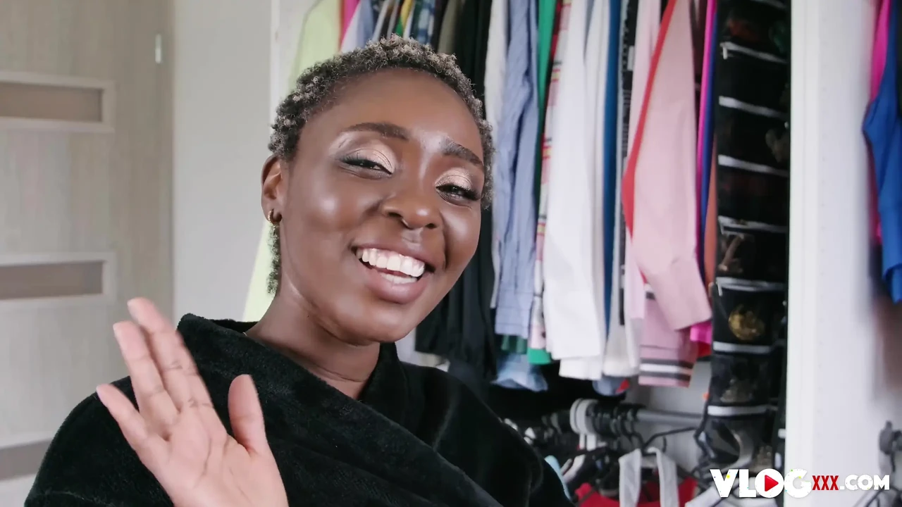 Busty Ebony Zaawaadi Sex Desires Fulfilled