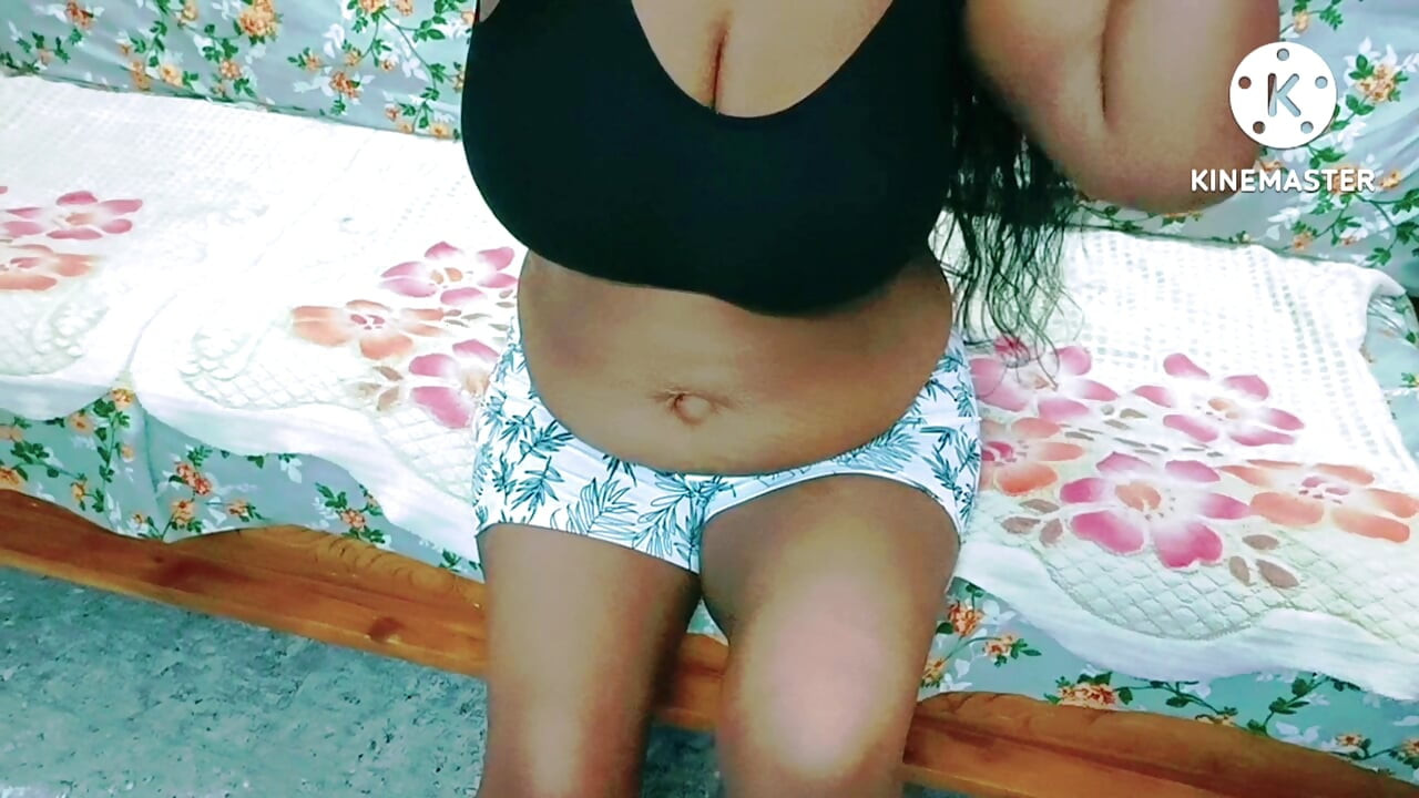 Tesão de namorada que anseia por sexo e um namorado correndo para satisfazer seu desejo - áudio erótico completo com mo quente
