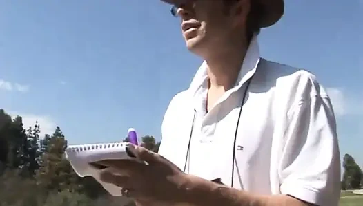 Белый мужик жаждет черной киски