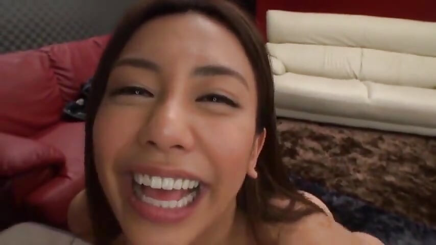 Pertemuan pribadi yang penuh dengan kenikmatan dan godaan yang mendalam