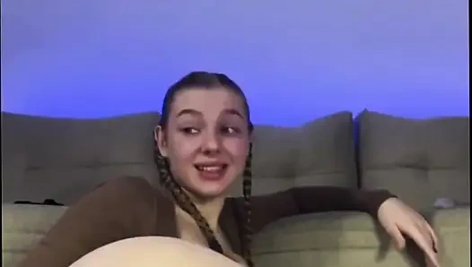 Büyük dildo ile ilk kez anal sikiş