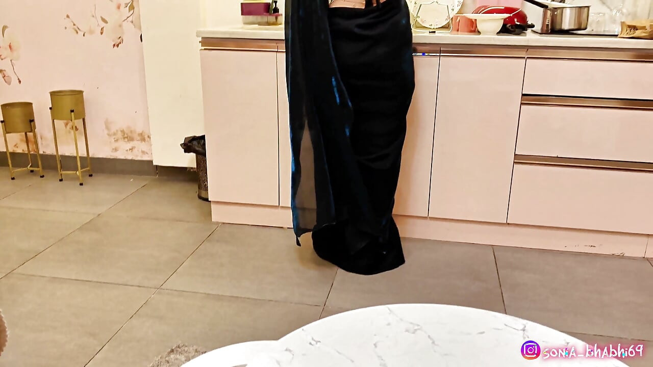 Eu Realizei Minha Fantasia Fazendo Sexo Na Varanda. Com Um Entregador. Em Roleplay Hindi