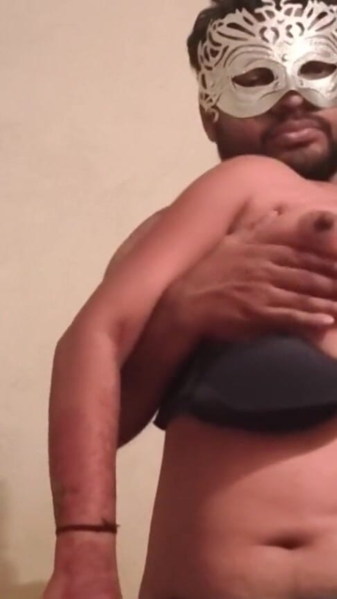 I fucked my desi girlfriend well by putting my dick in her pussy and made my girlfriend happy. | Clip 1