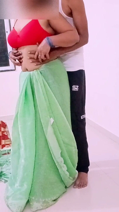 Riya Bhabhi Ko Petticoat Tailor Came to Take Belaj Measurement and Riya Bhabhi Enjoyed Sexual Relations While Taking… | Klipp 1