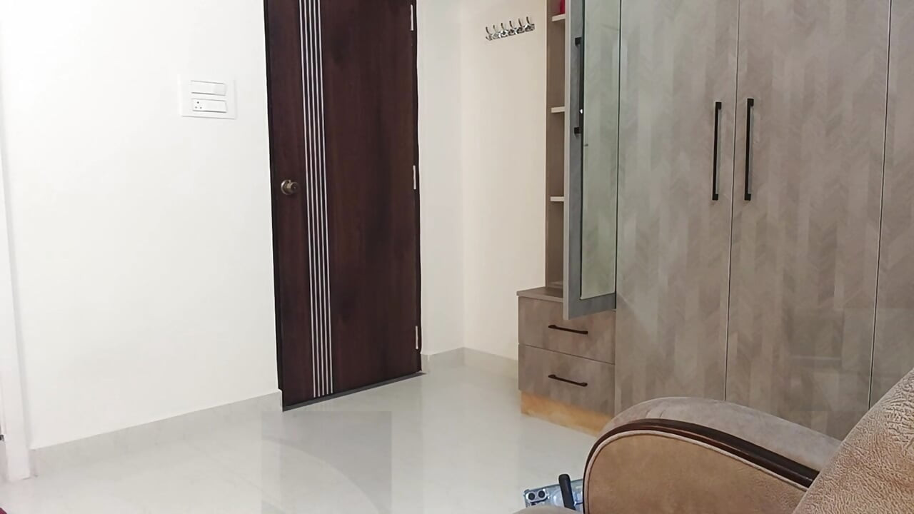 Courier Girl Fucked with  the Customer