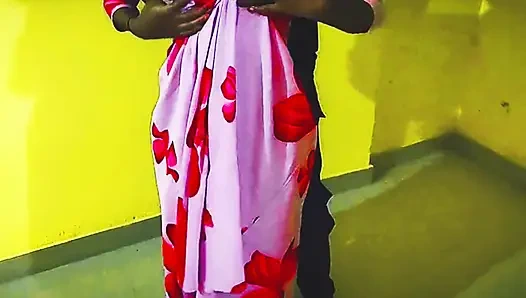 Indian hot milf Bhabhi outdoor sex! Hot fucking sex with hindi I like how my stepsister gives me a rich blowjob We fuck hard.