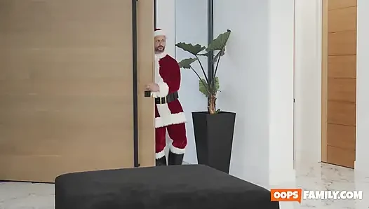 День бокса: Отчим и друг, порно сводная сестра в нижнем белье!