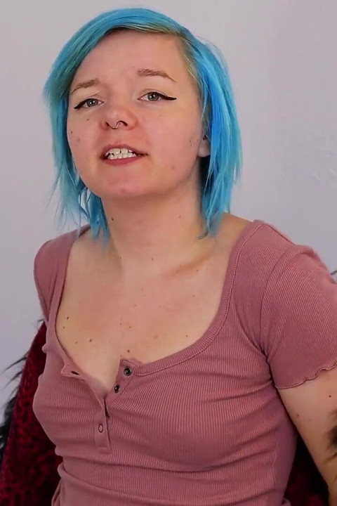 Kız arkadaş seni sikiyor ve sonra dölünde oynuyor