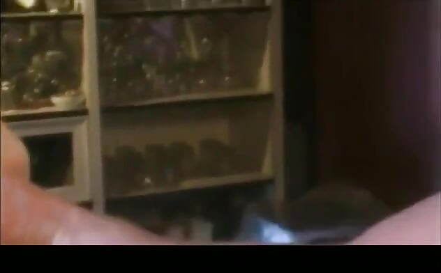 穿著性感緊身褲和裙子的蕩婦屁股和貓咪被操