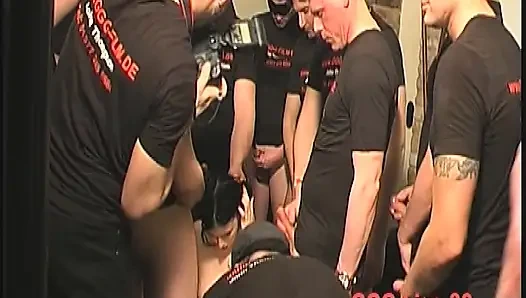 Ggg John Thompson - Adina Gangbang Live Orgie Fickfest