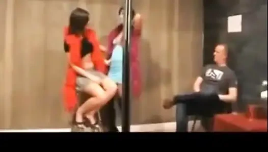 Доминантная дрочка от двух женщин