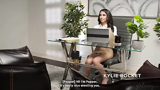 GIRLSWAY - горячая крошка Kylie Rocket понимает, что она призрачила работу интервьюера Hime Marie в приложении для знакомства