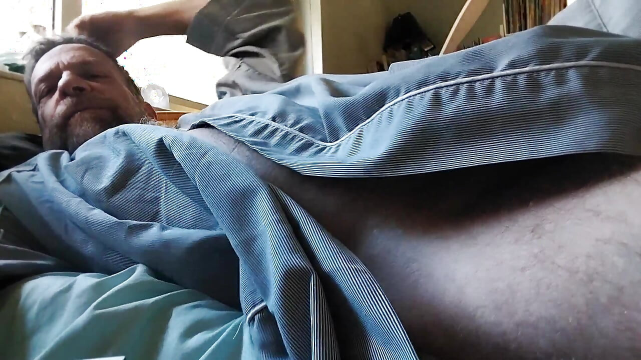 Pop u ogrtaču iskače za tebe