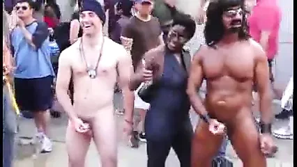 Folsom публичные дрочки для публики