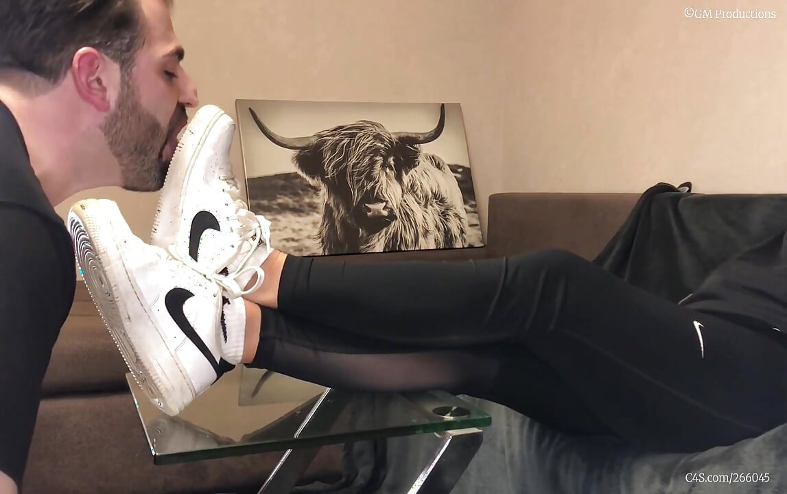 Kirli beyaz spor ayakkabı ibadeti - valeria gecesi (yandan görünüm)