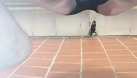 korkak pissing