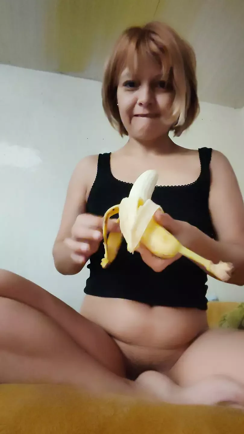 I pleasure myself with a banana