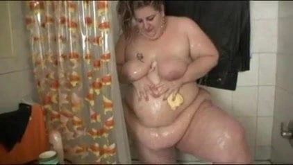 SSBBW Wendy Wett Showering