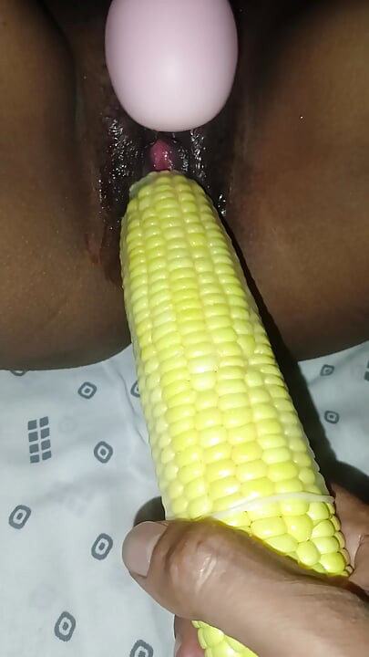 Desi hot bhabhi Ne pura Makka chut me Dala