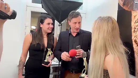 Ödül töreninden sonra Jenny Stella için zor bir şey