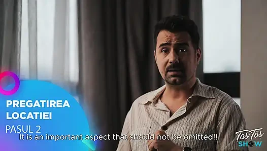 Великолепную брюнетку трахает ее массажист - ролевая игра Laura