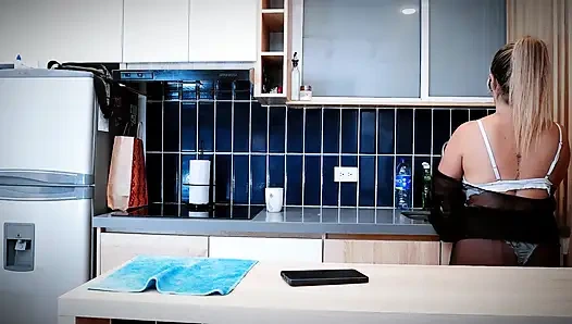 Yalnız Kaldığımızda Erkek Arkadaşımın Yatağında Kayınbiraderimle Hızlı Ve Iyi Bir Seks