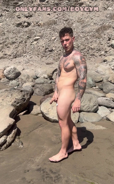 🍆GAY with BIG COCK, Exhibition InThe  PUBLIC BEACH
