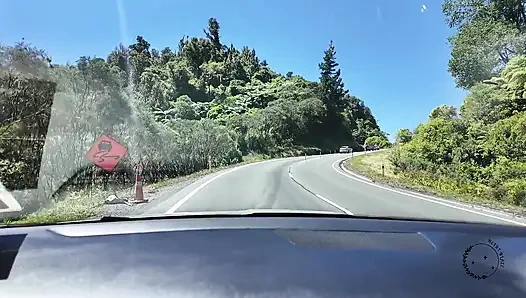 Shimmernder sand, ein atemberaubender Wasserfall und ein atemberaubender orgasmus!