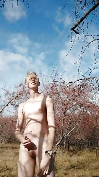 Guy caught jerking off in the park