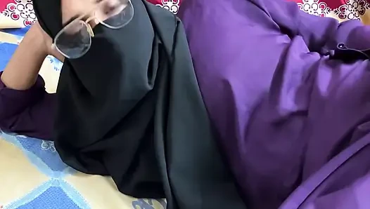 Evim boşken madamla sikişiyorum