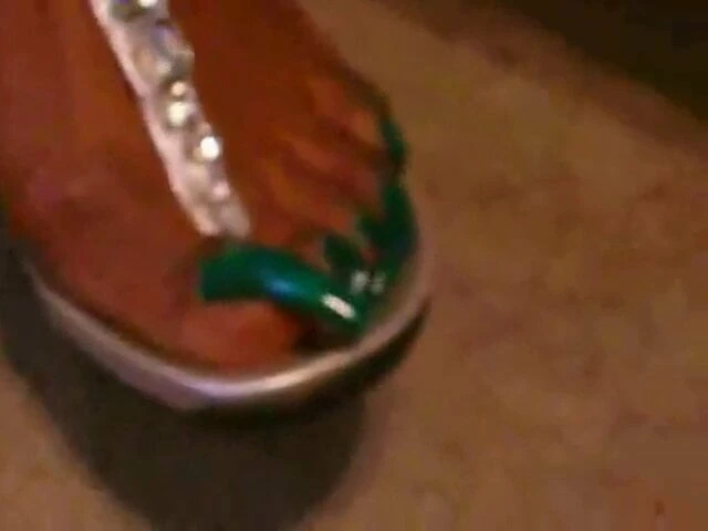 Long green toenails