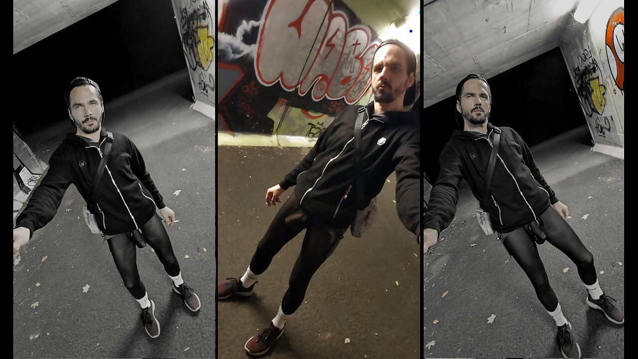 Šetnja gradom u prozirnim tajicama (Bulge Meggings)