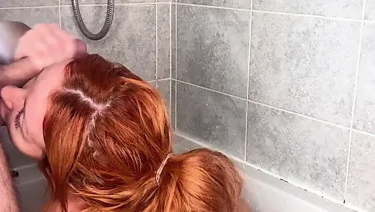 mit schlampiger gesichtsbesamung und schießen