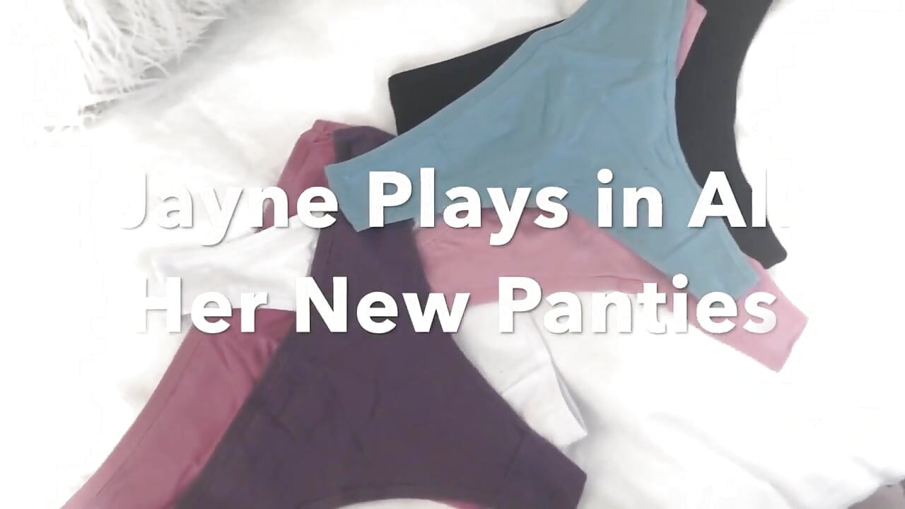 Η BBW παίζει με νέα εσώρουχα
