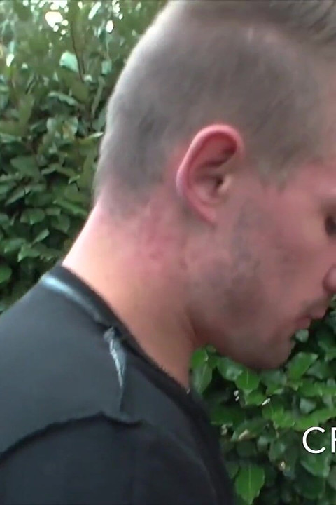 2094 Dva frendh bliznakinje se jebu na otvorenom u Egzibu