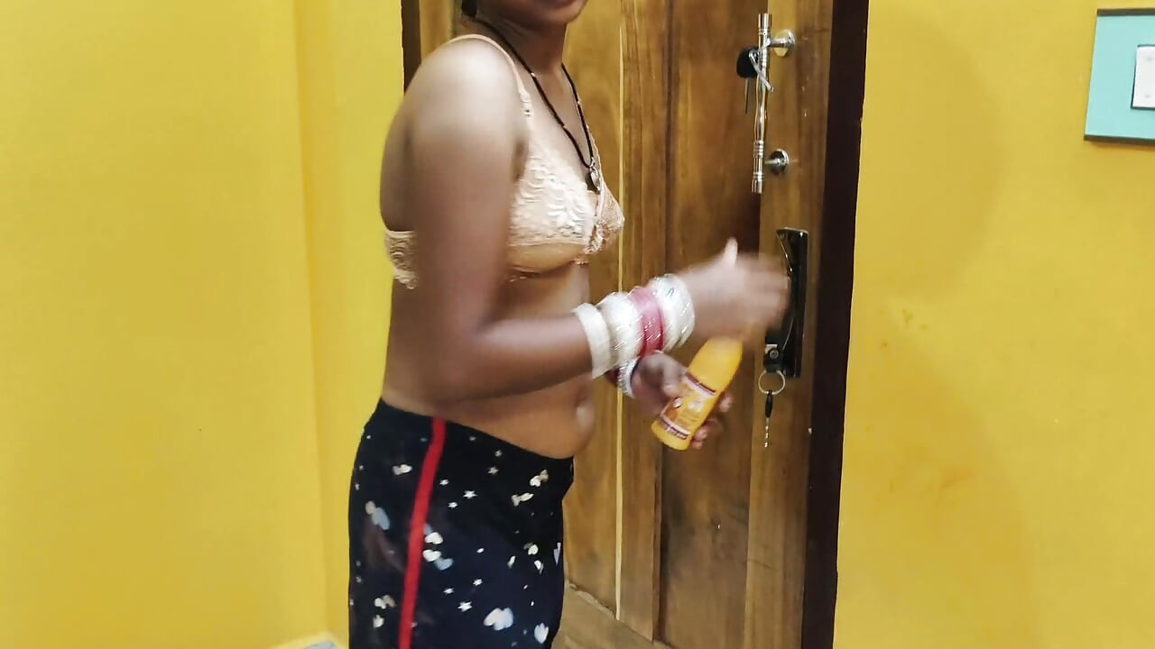 Very cute bhabhi devar ka chudai bedroom in desi village