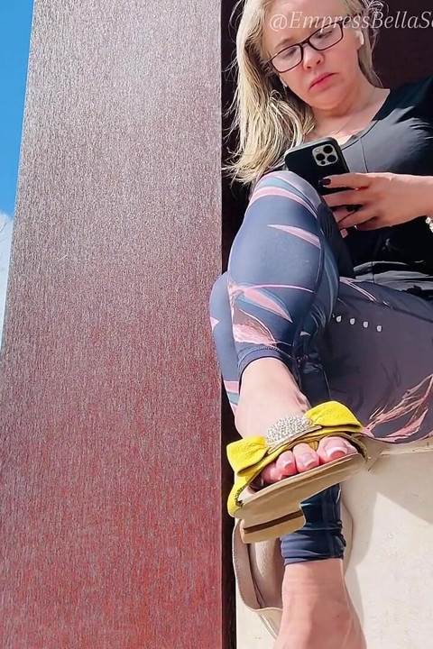 Shoeplay and Dangling From Empressbellasadica in Public