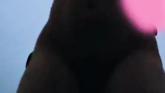 Cewek mungil pinay dientot di kamar mandi umum sambil meringis keenakan sambil ngomong jorok