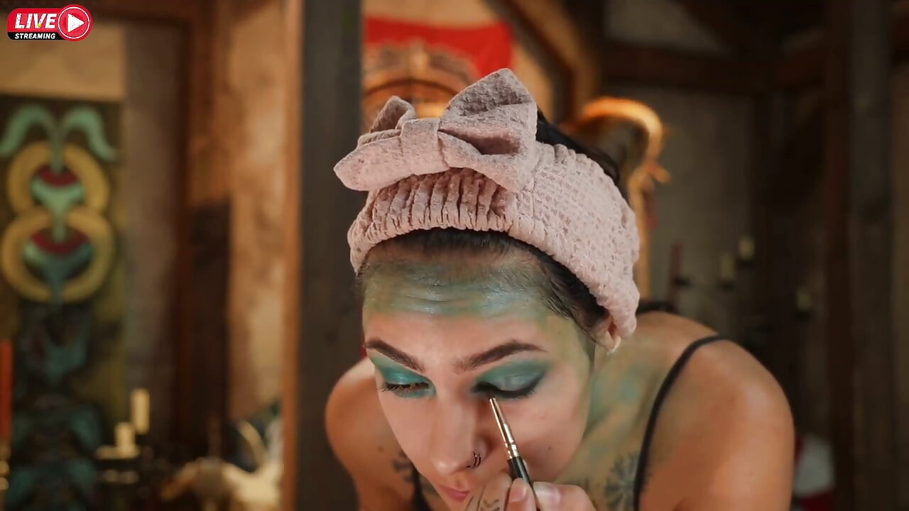 Alexa's Cosplay Glow-up for the Live Chat