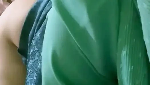 Aku nggak tahan melihat pantat montokku