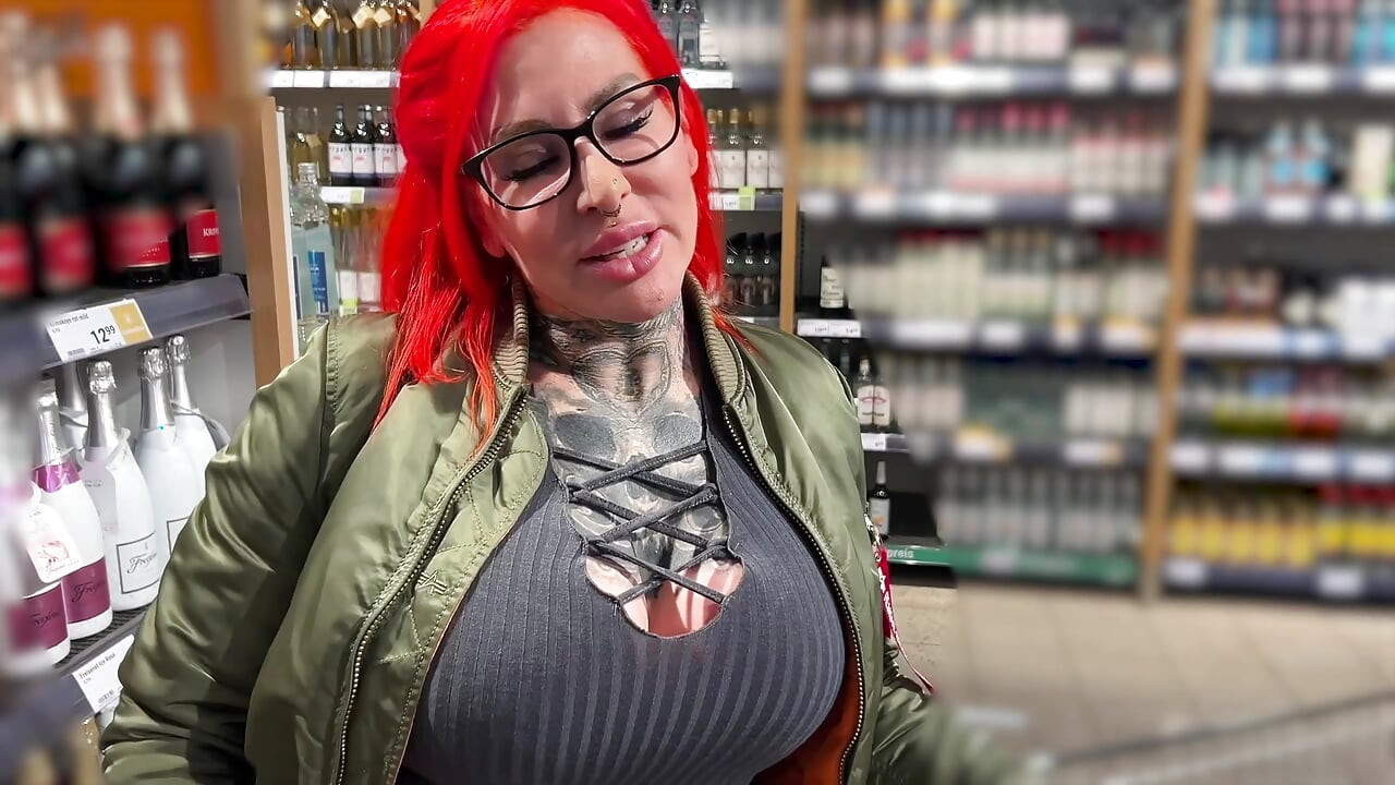 Encontro espontâneo para sexo, ele não vai esquecer essa compra tão rápido