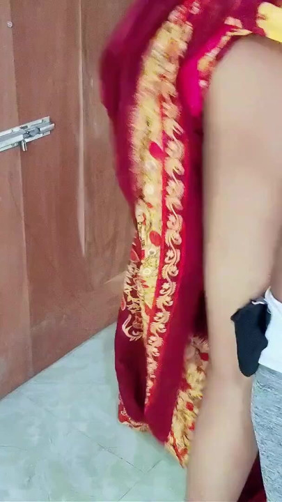 Cheating boss wife take employee dick behind the door..Desi bhabhi fuck xxx | Clip 1