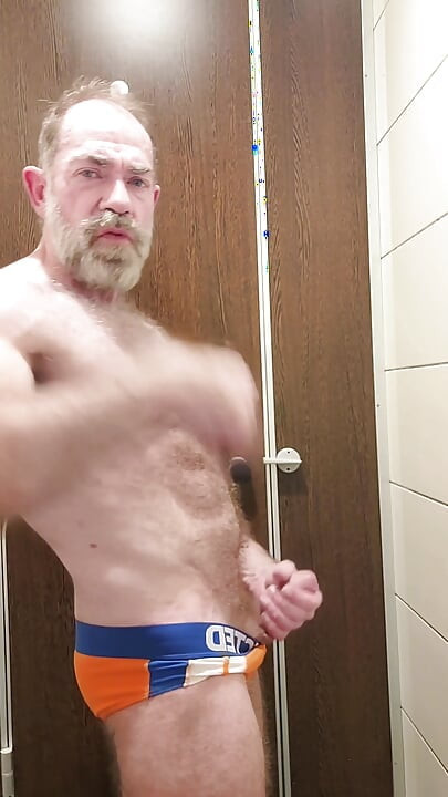 Hairy Muscle Guy Shows off and Jerks off