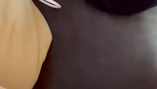 Aku lagi muasin diriku sendiri. Tante seksi asal denmark