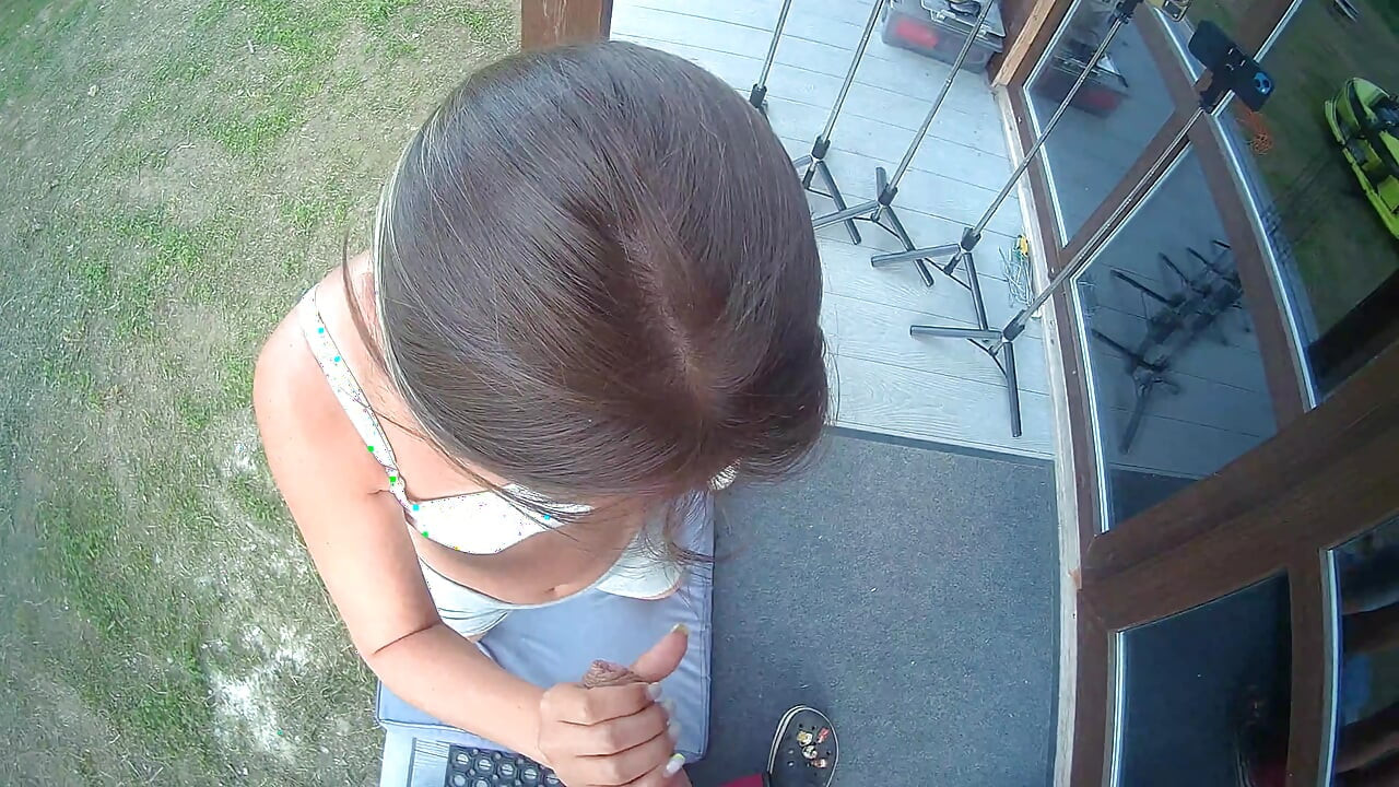 彼の視線は彼女に留まった