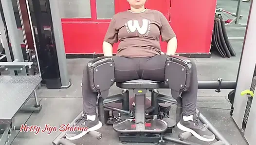 Индийский учитель физкультуры предпочитает не только физические упражнения, но и хардкорный секс.